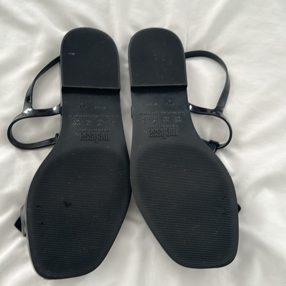 Melissa - Picture 2 of 2